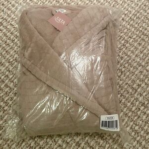 Ulta Beauty Brand Tan Bathrobe Size 1X/2X